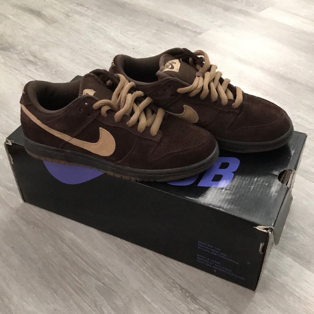 Mocha Nike SB dunks.
